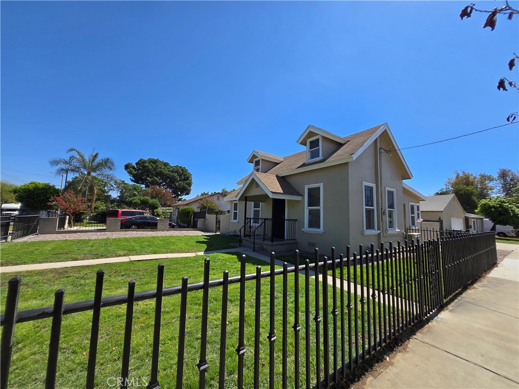231 W Maitland Street 1
