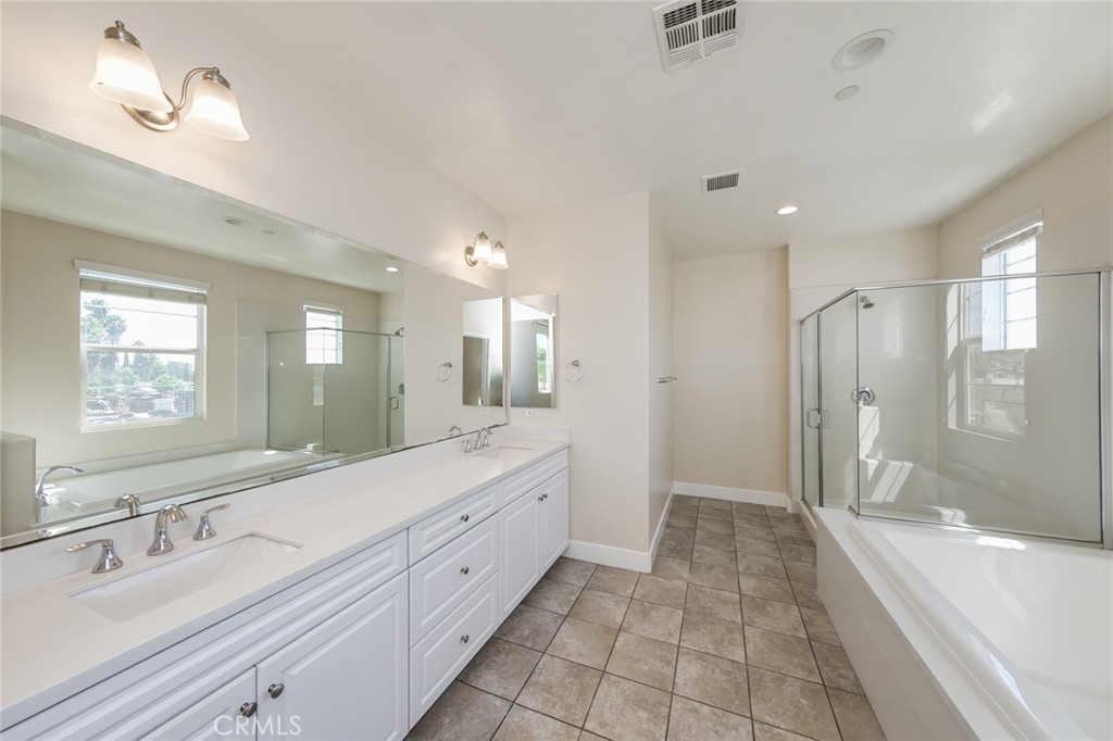 11516 Solaire Way