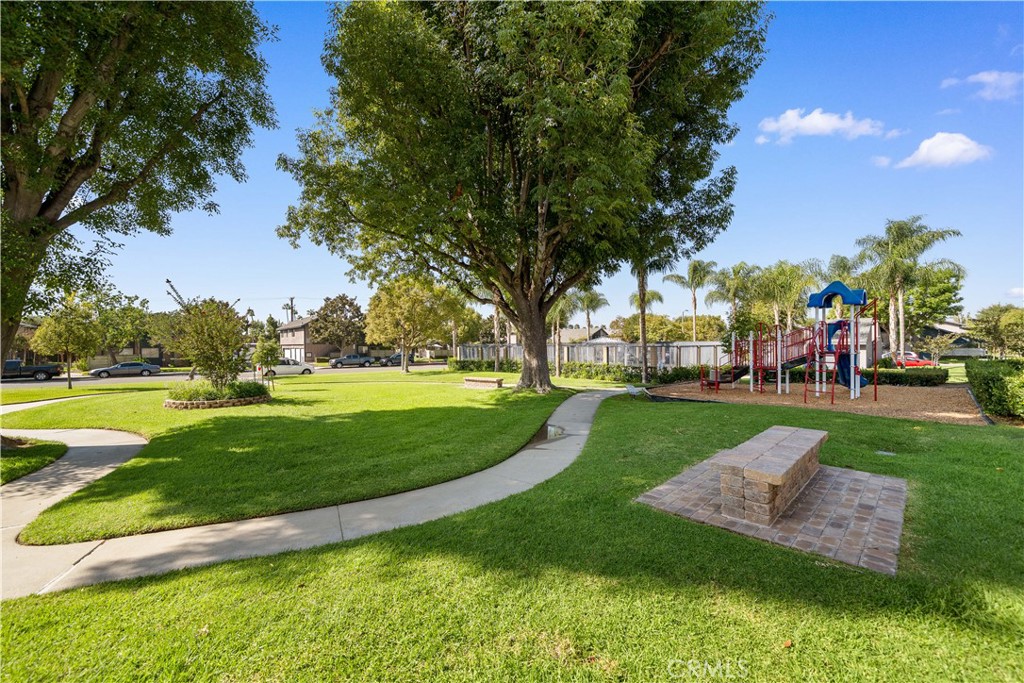 838 838 Windwood