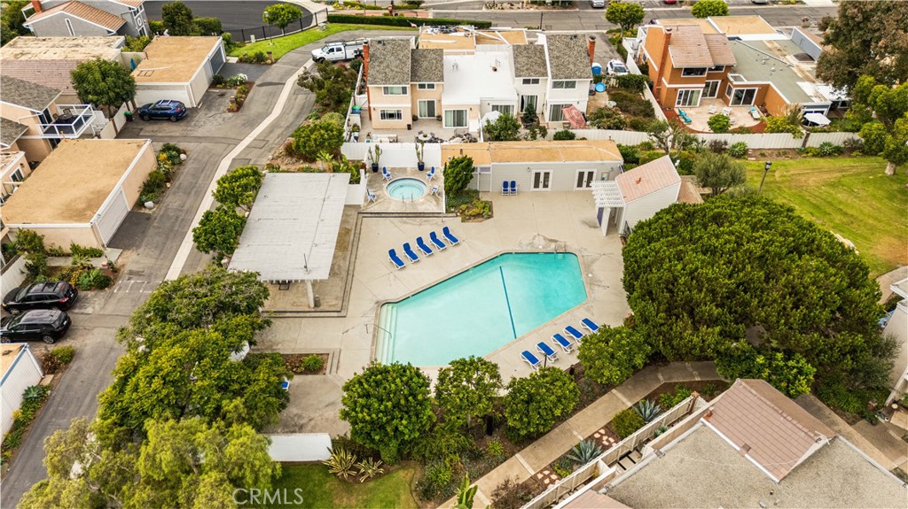 24092 Paseo Corona
