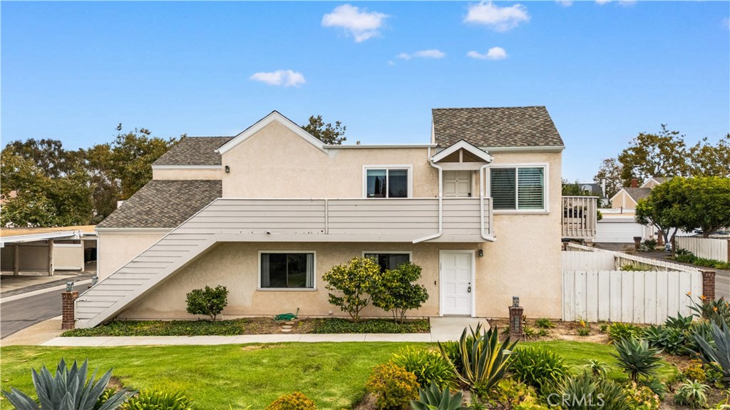 24092 Paseo Corona