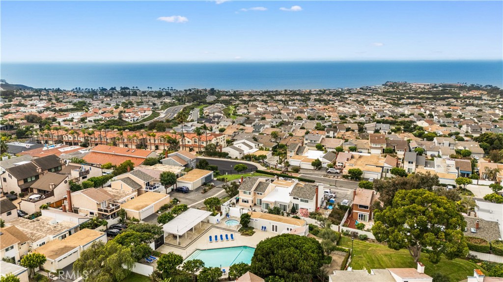 24092 Paseo Corona