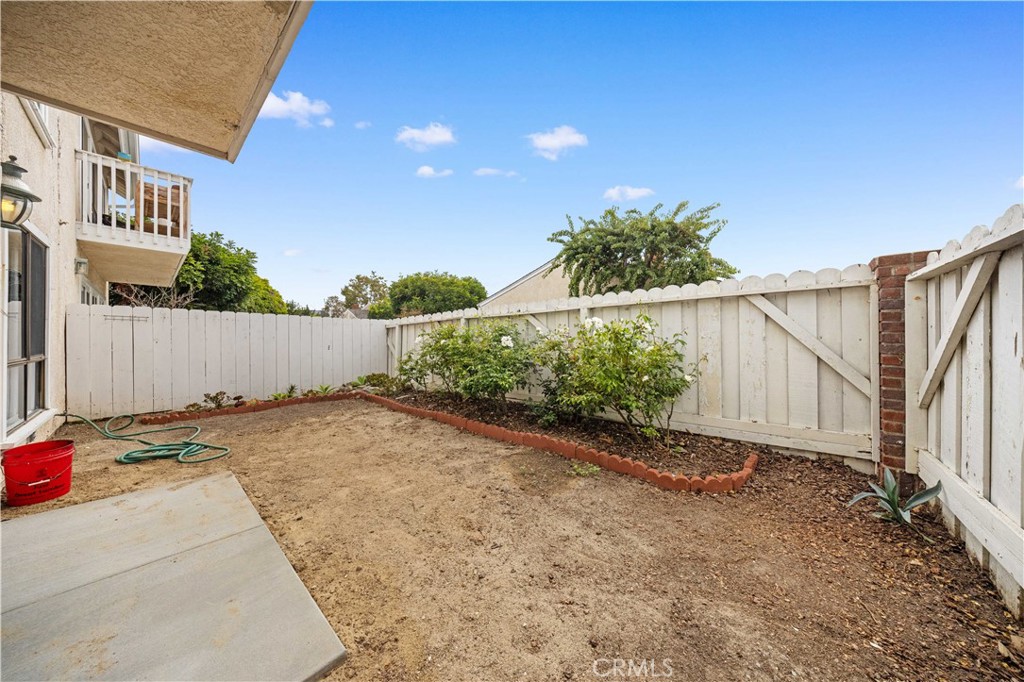 24092 Paseo Corona