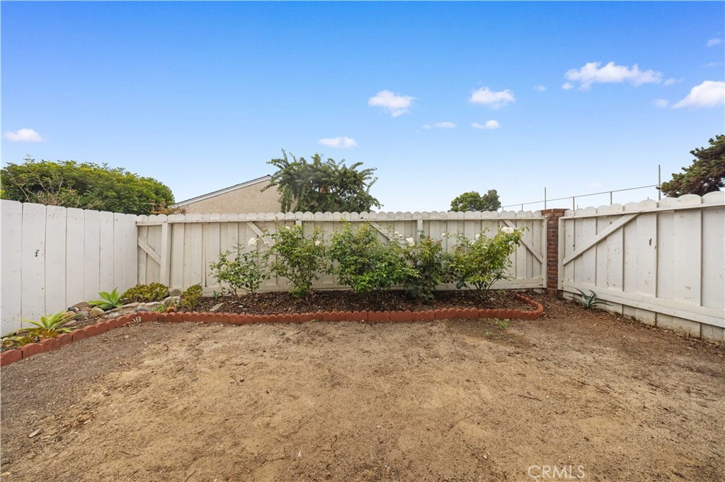24092 Paseo Corona