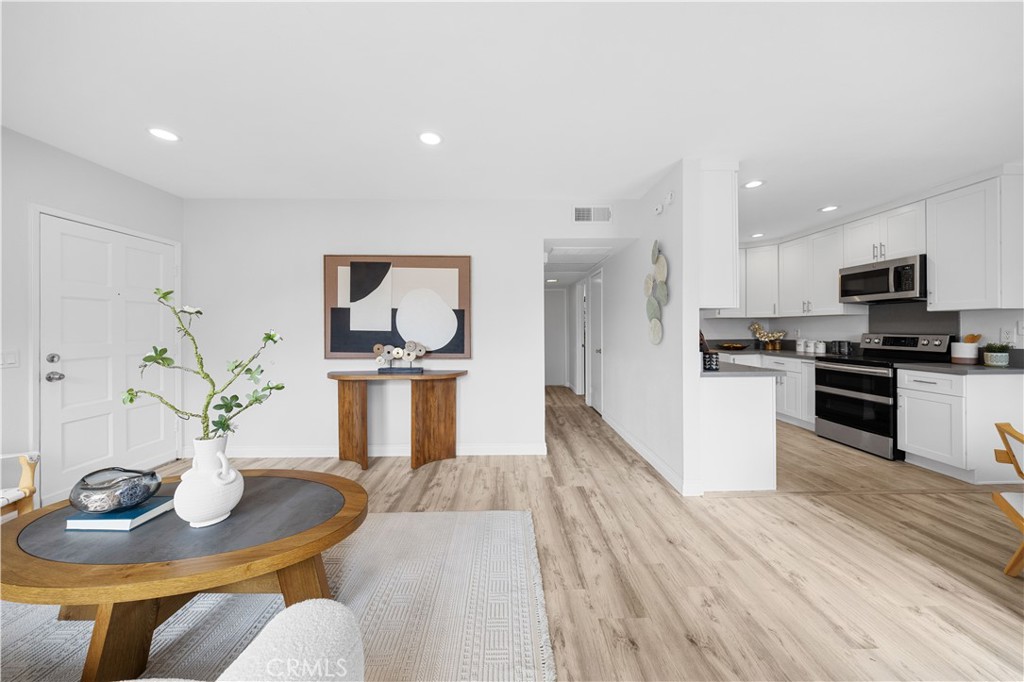 24092 Paseo Corona