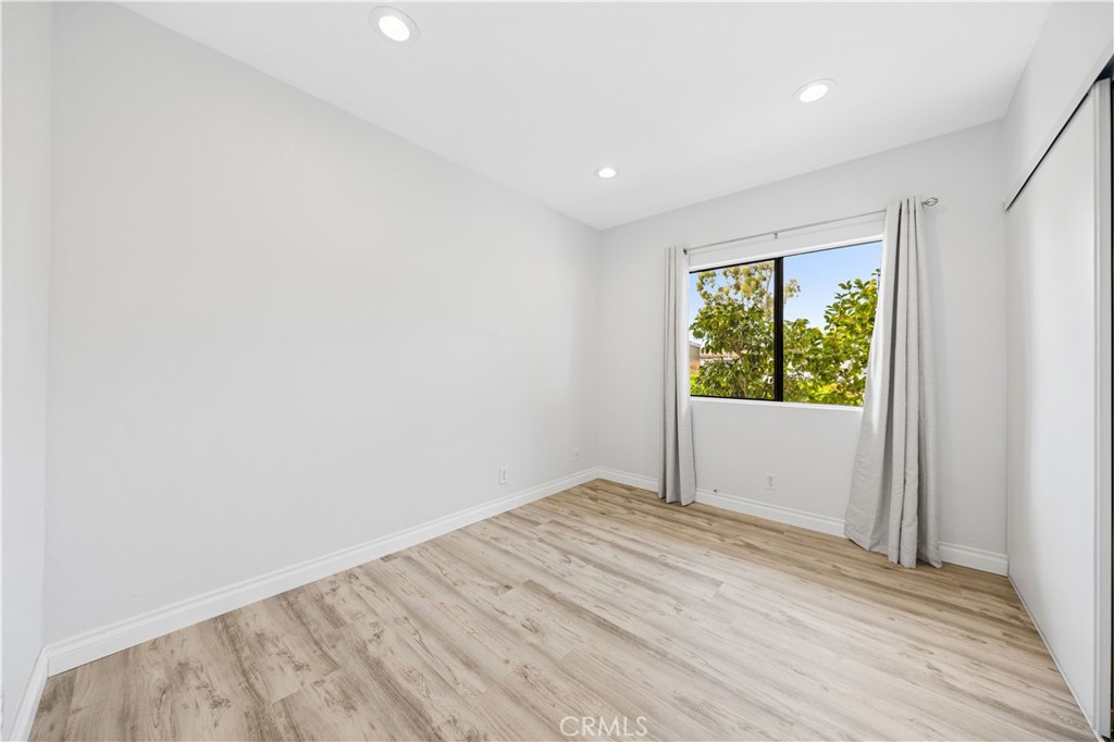 24092 Paseo Corona