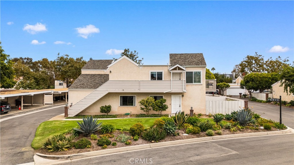 24092 Paseo Corona