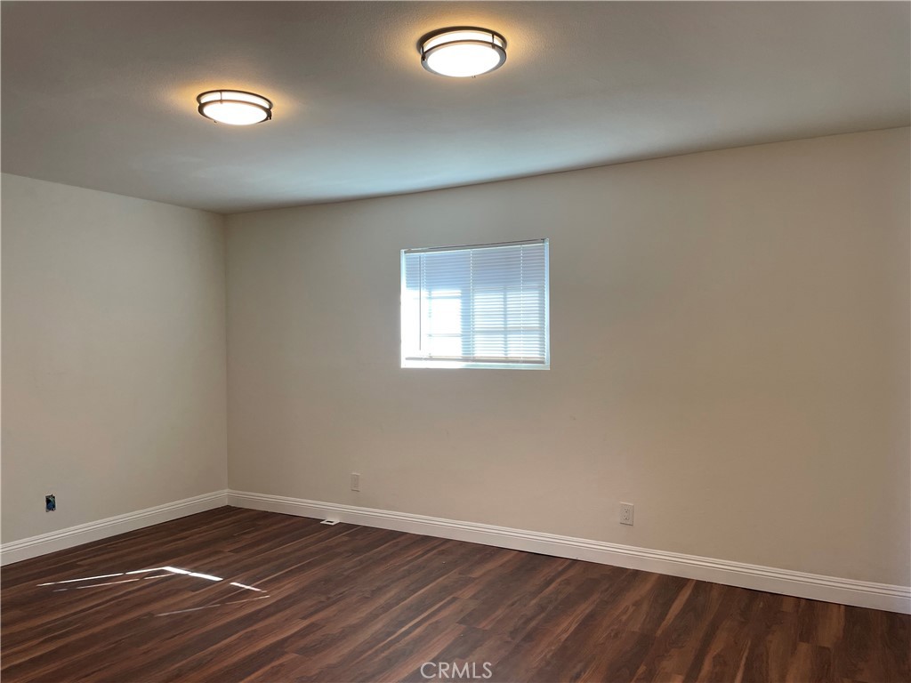 11303 11305 SE Lower Azusa Street