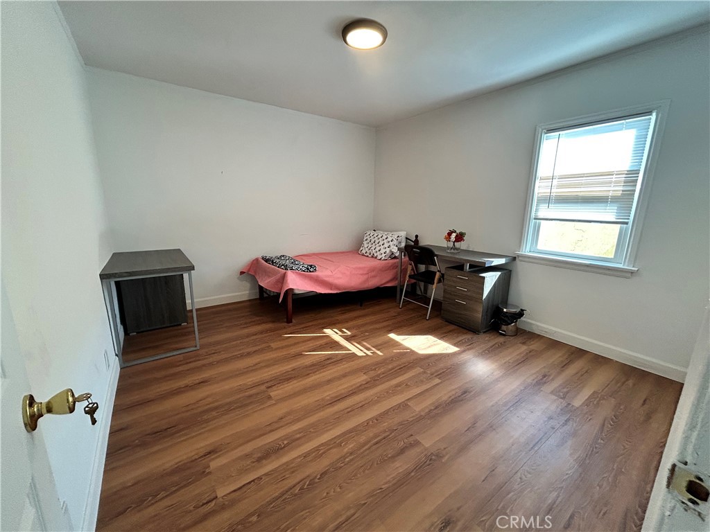 11303 11305 SE Lower Azusa Street
