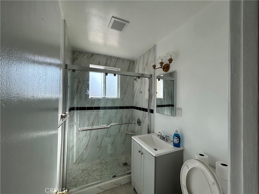 11303 11305 SE Lower Azusa Street