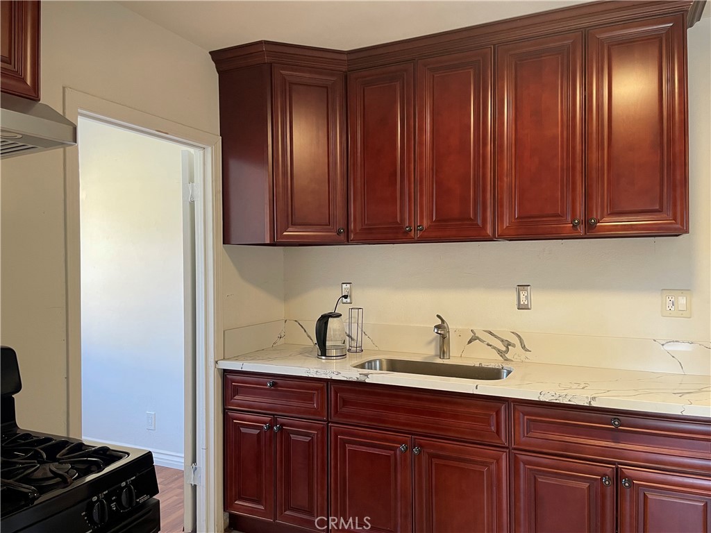11303 11305 SE Lower Azusa Street