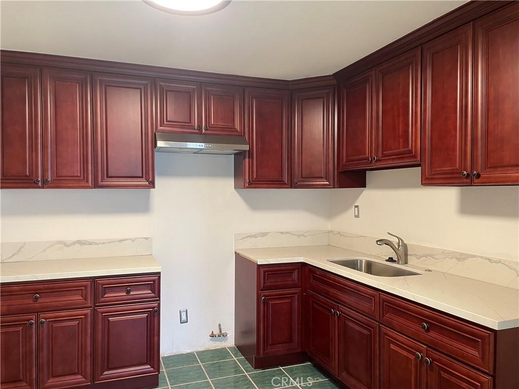11303 11305 SE Lower Azusa Street