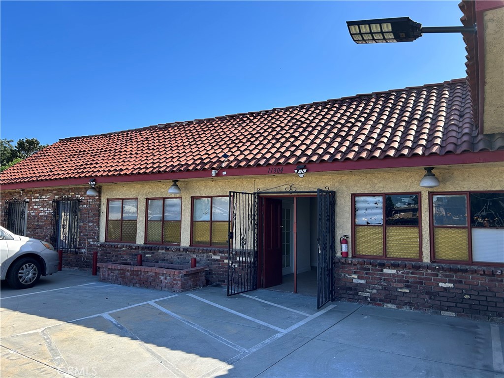 11303 11305 SE Lower Azusa Street