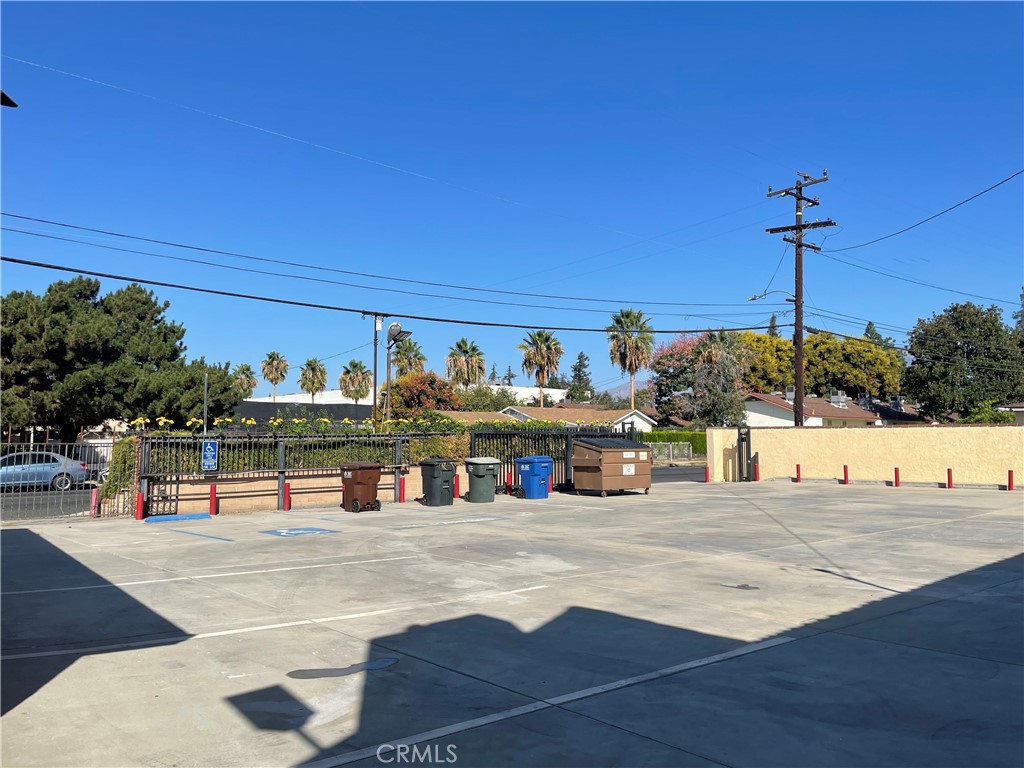 11303 11305 SE Lower Azusa Street