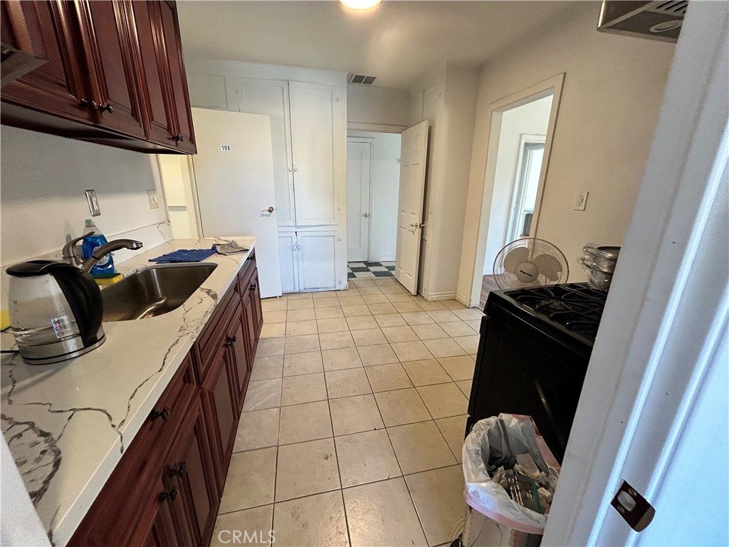 11303 11305 SE Lower Azusa Street