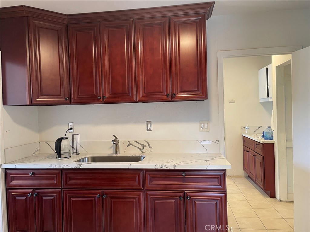 11303 11305 SE Lower Azusa Street