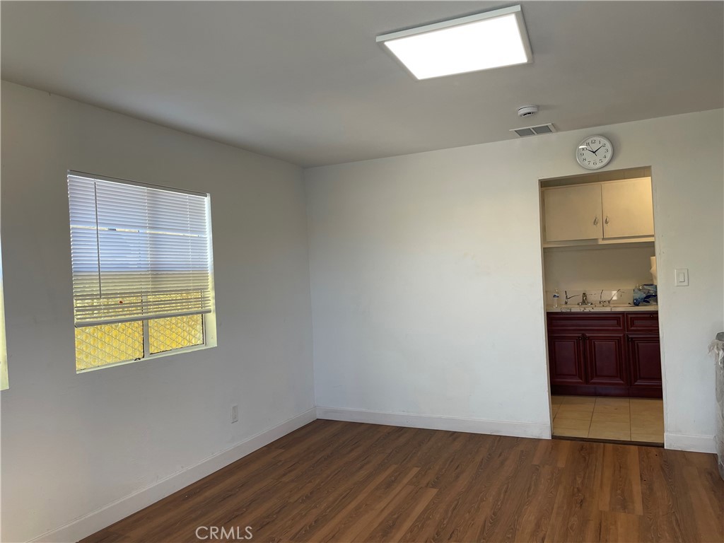 11303 11305 SE Lower Azusa Street