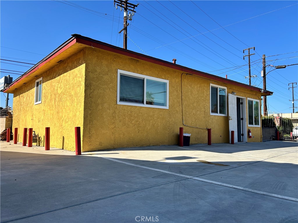 11303 11305 SE Lower Azusa Street