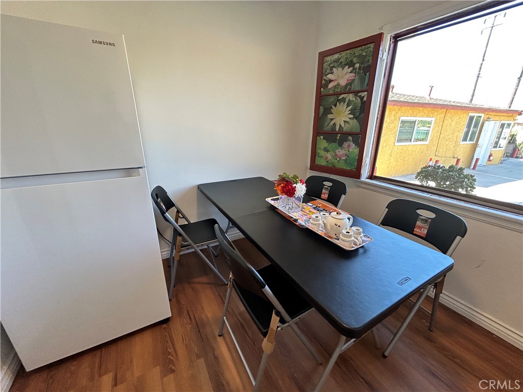 11303 11305 SE Lower Azusa Street