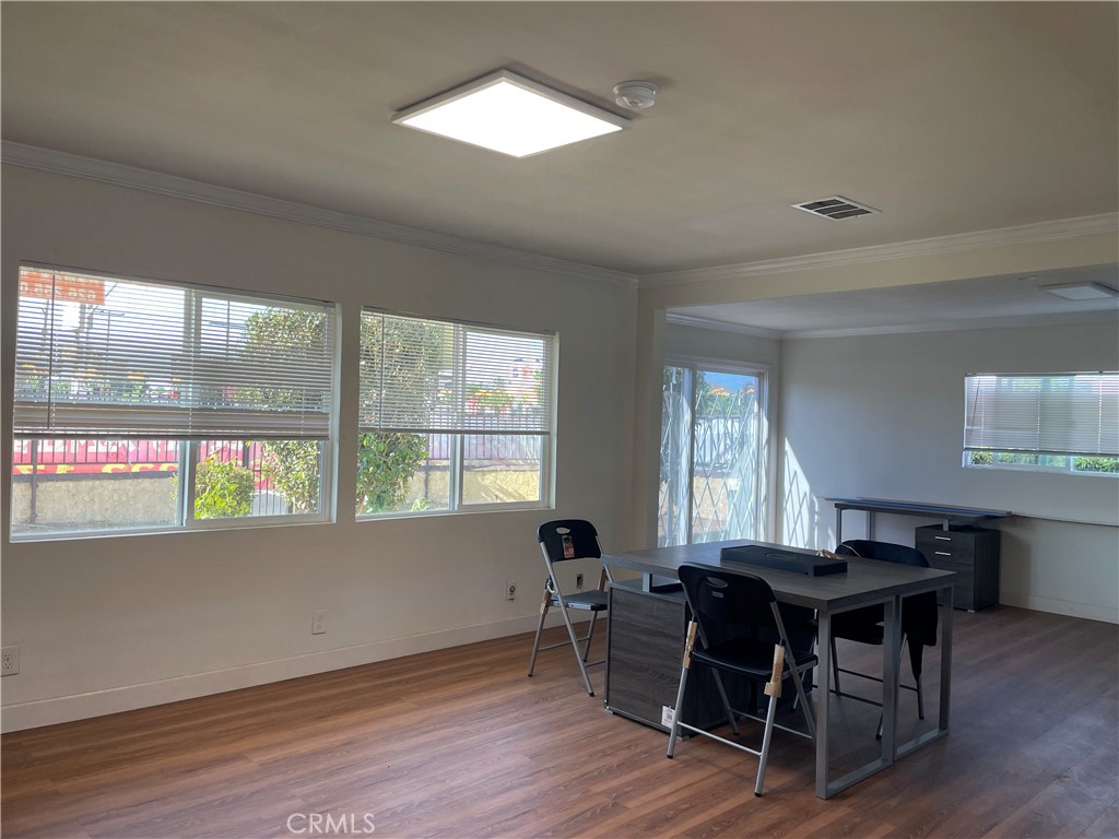 11303 11305 SE Lower Azusa Street