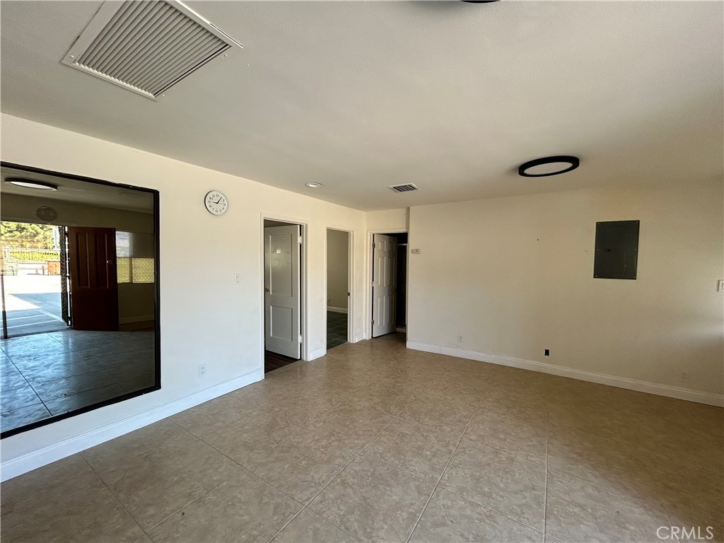 11303 11305 SE Lower Azusa Street