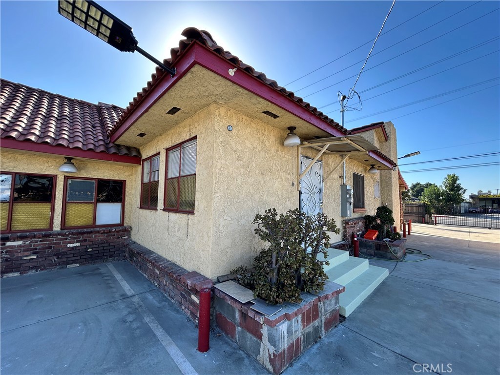 11303 11305 SE Lower Azusa Street
