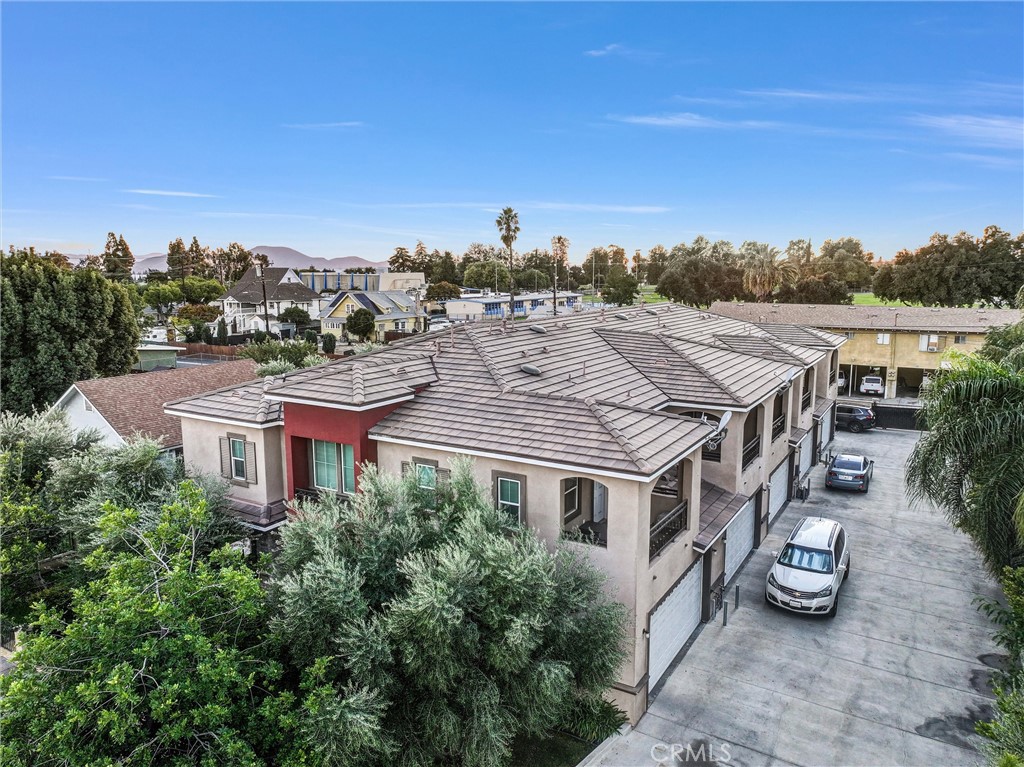 228 N Orange
