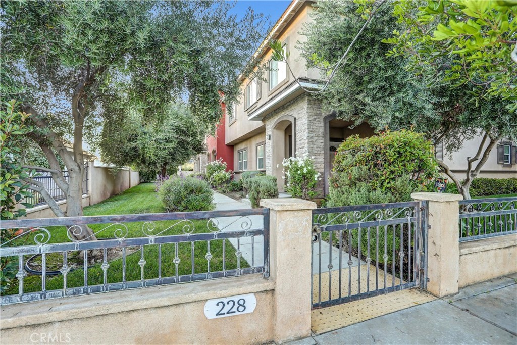 228 N Orange