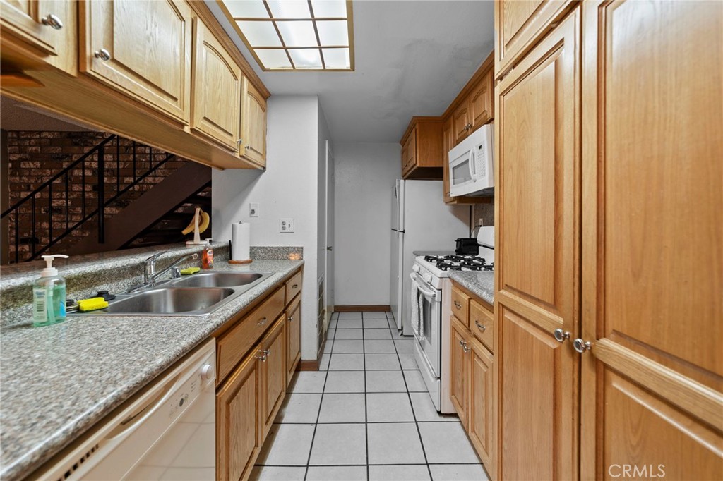 1172 W Calle De Las Estrellas 3