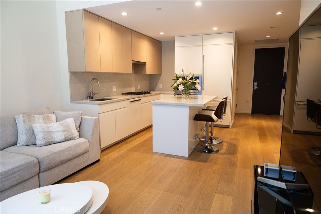 877 Francisco Street 1105