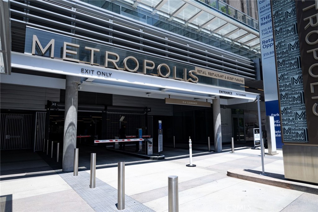 877 Francisco Street 1105