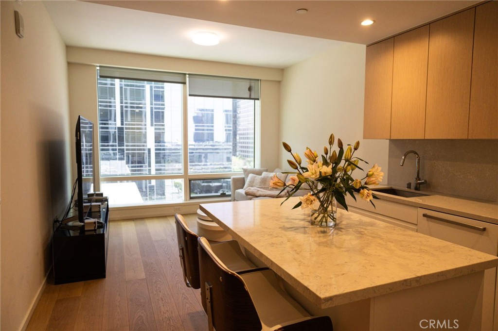 877 Francisco Street 1105