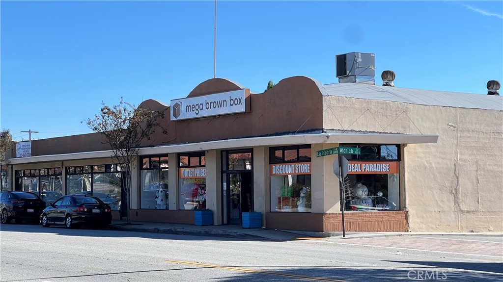 300 E La Habra Boulevard