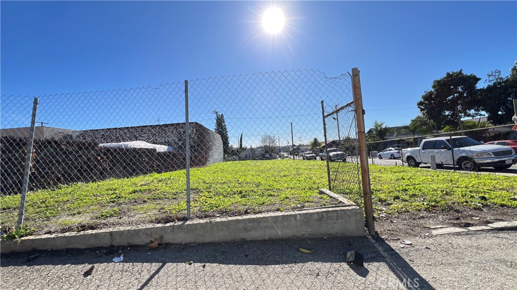 300 E La Habra Boulevard