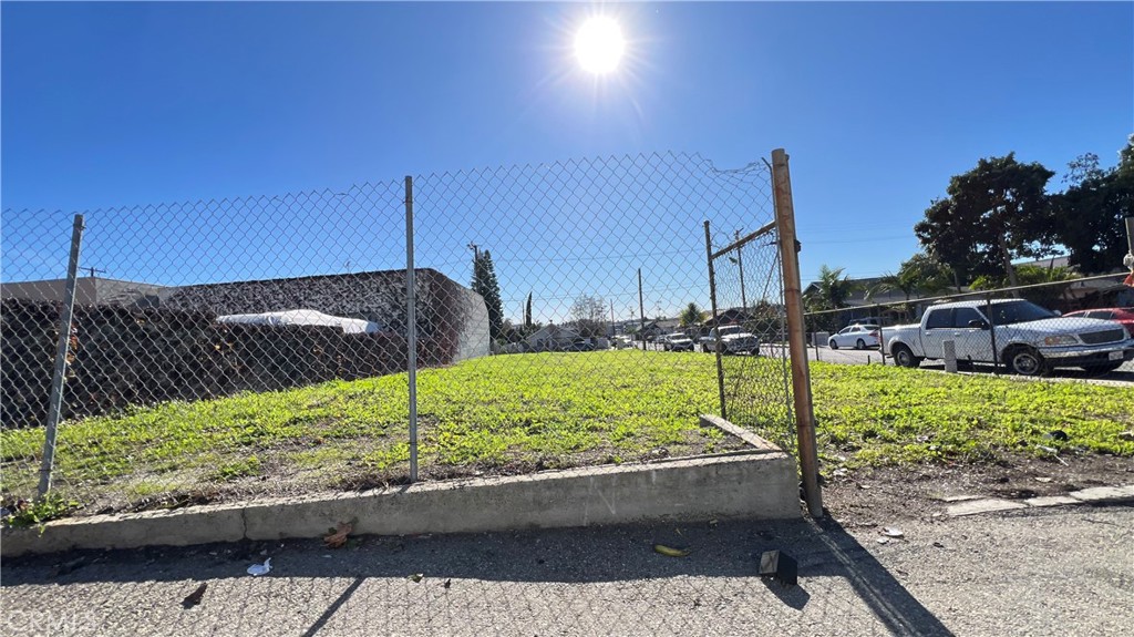 300 E La Habra Boulevard