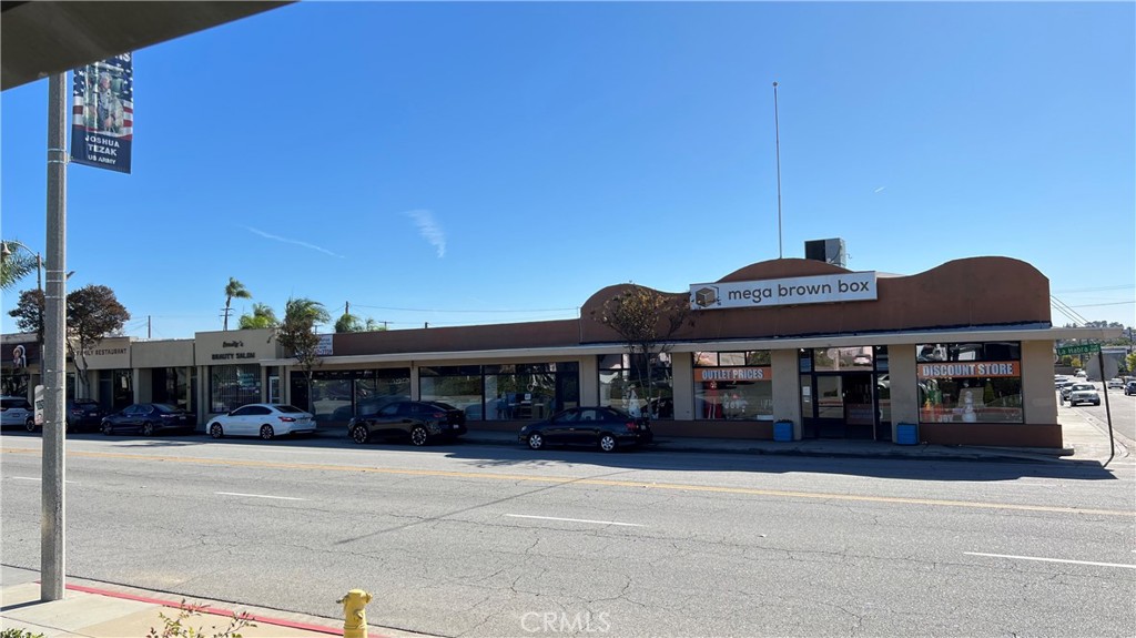 300 E La Habra Boulevard