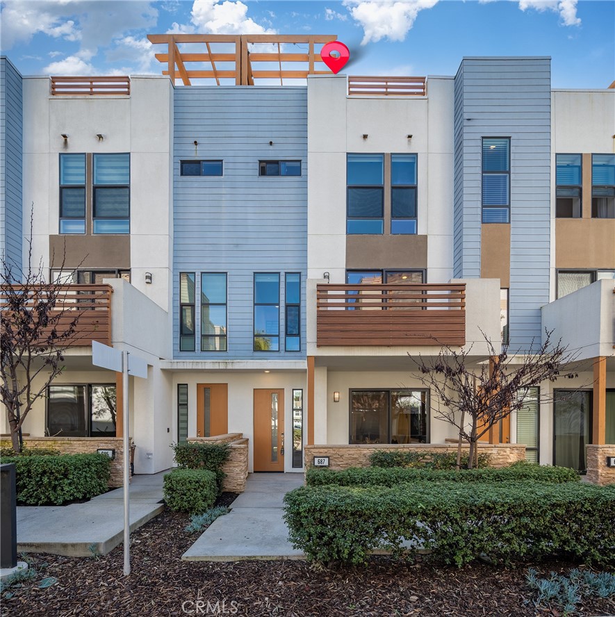 687 Doheny