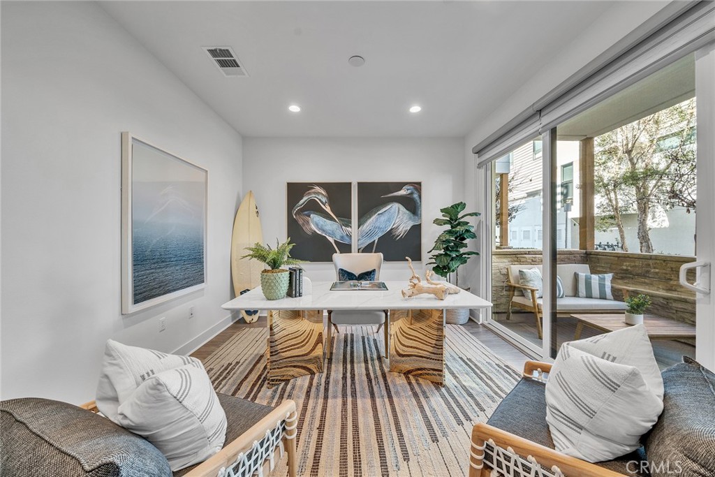 687 Doheny