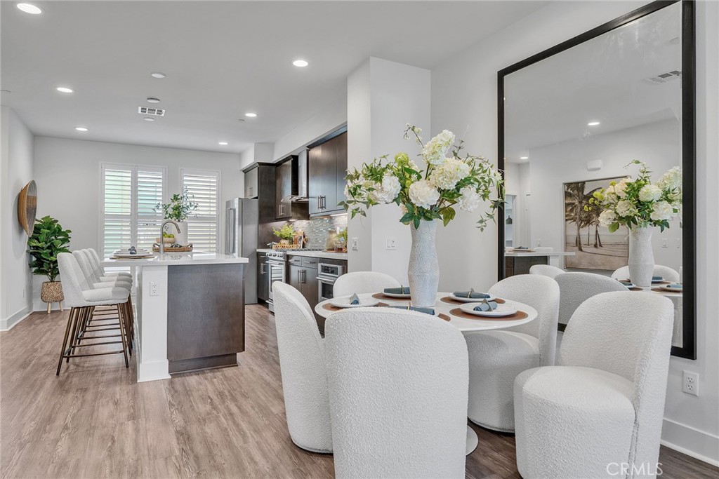 687 Doheny