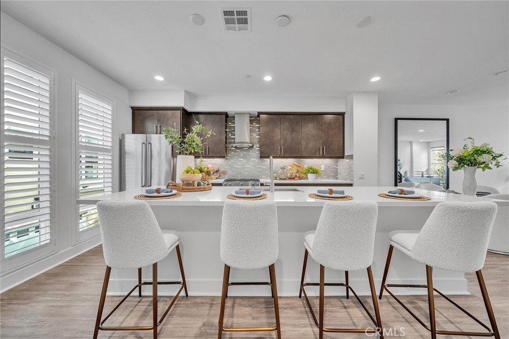 687 Doheny