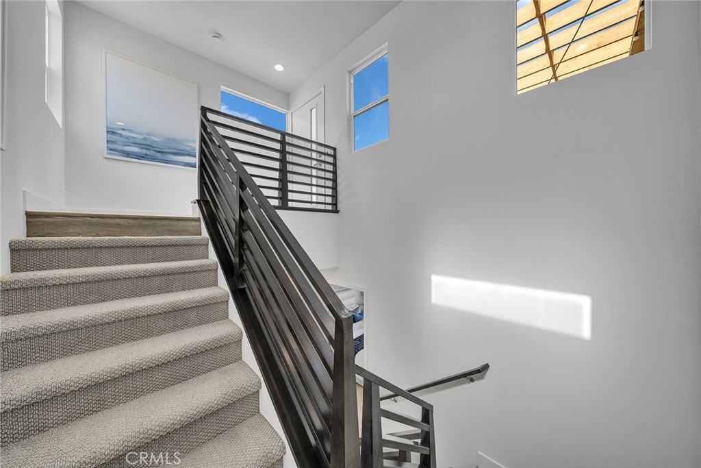 687 Doheny