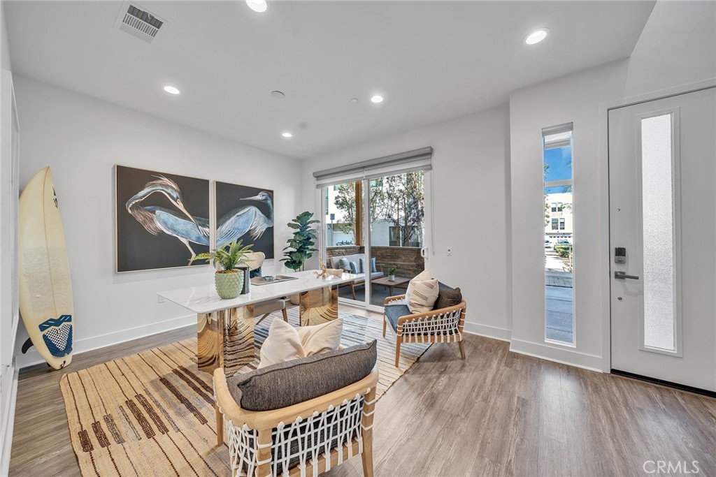 687 Doheny