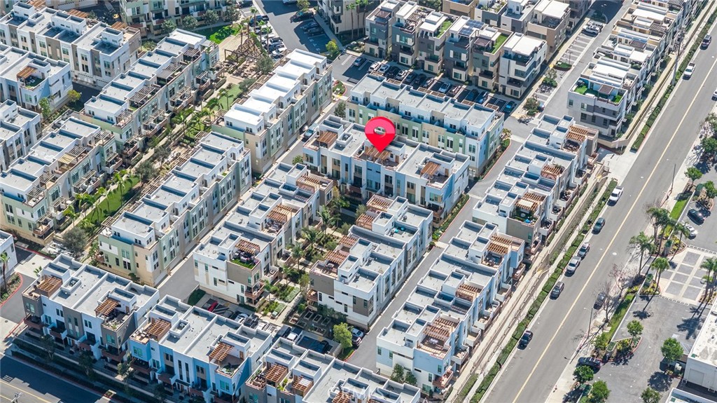 687 Doheny