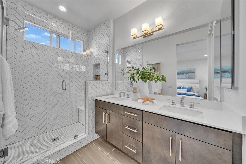 687 Doheny