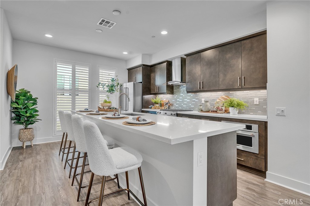 687 Doheny
