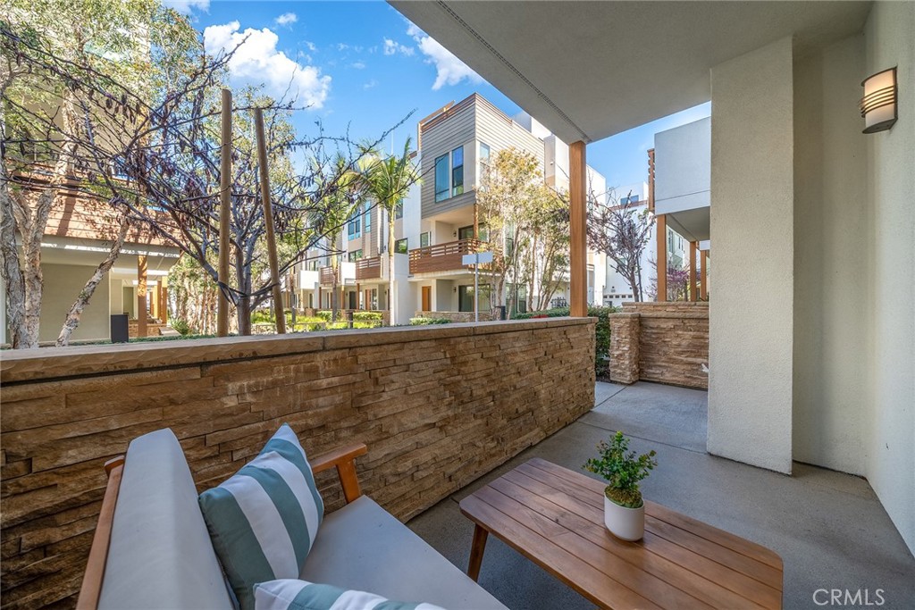 687 Doheny
