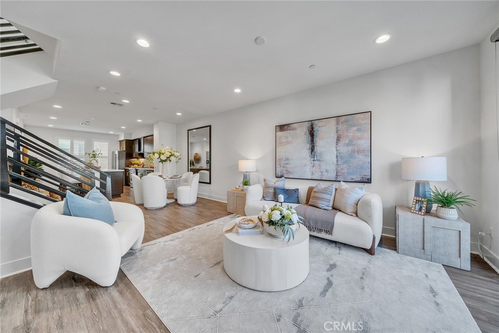 687 Doheny