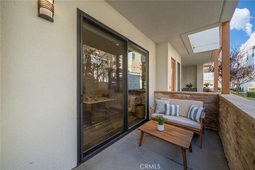687 Doheny