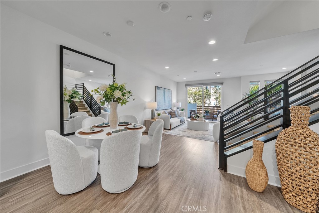 687 Doheny