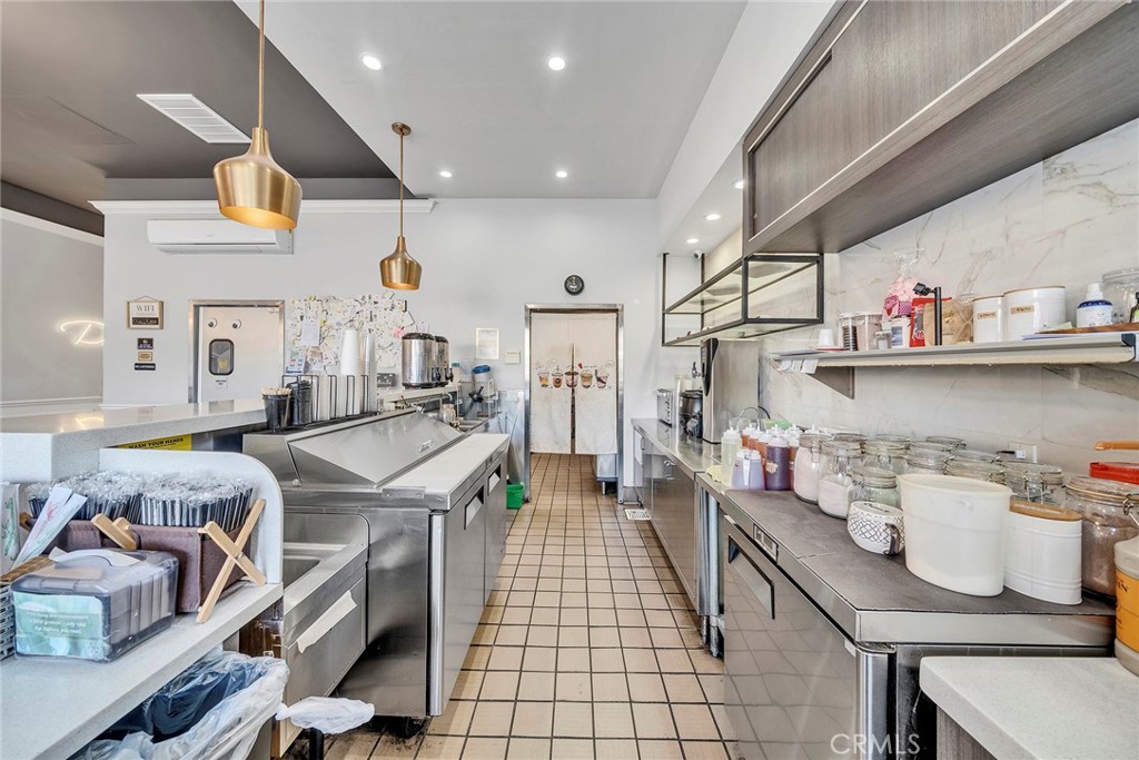 992 E Alosta Avenue B